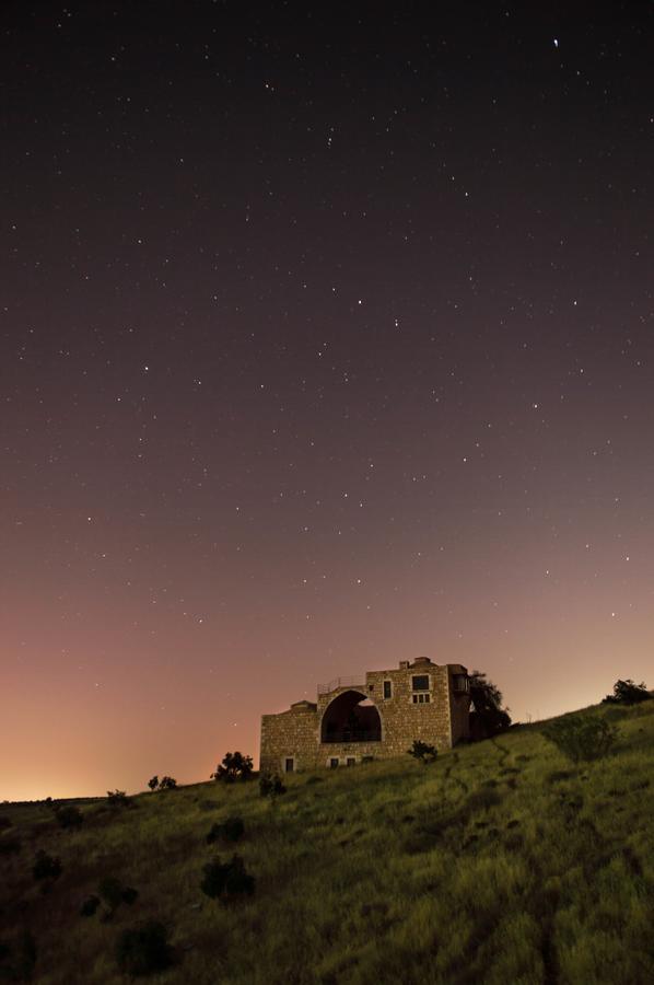 Bed and Breakfast Beit Al Fannan à Tabaqat Fahl Extérieur photo